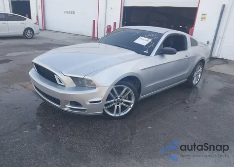 2014 Ford Mustang V6 from USA, damaged, VIN 1ZVBP8AM0E5281440